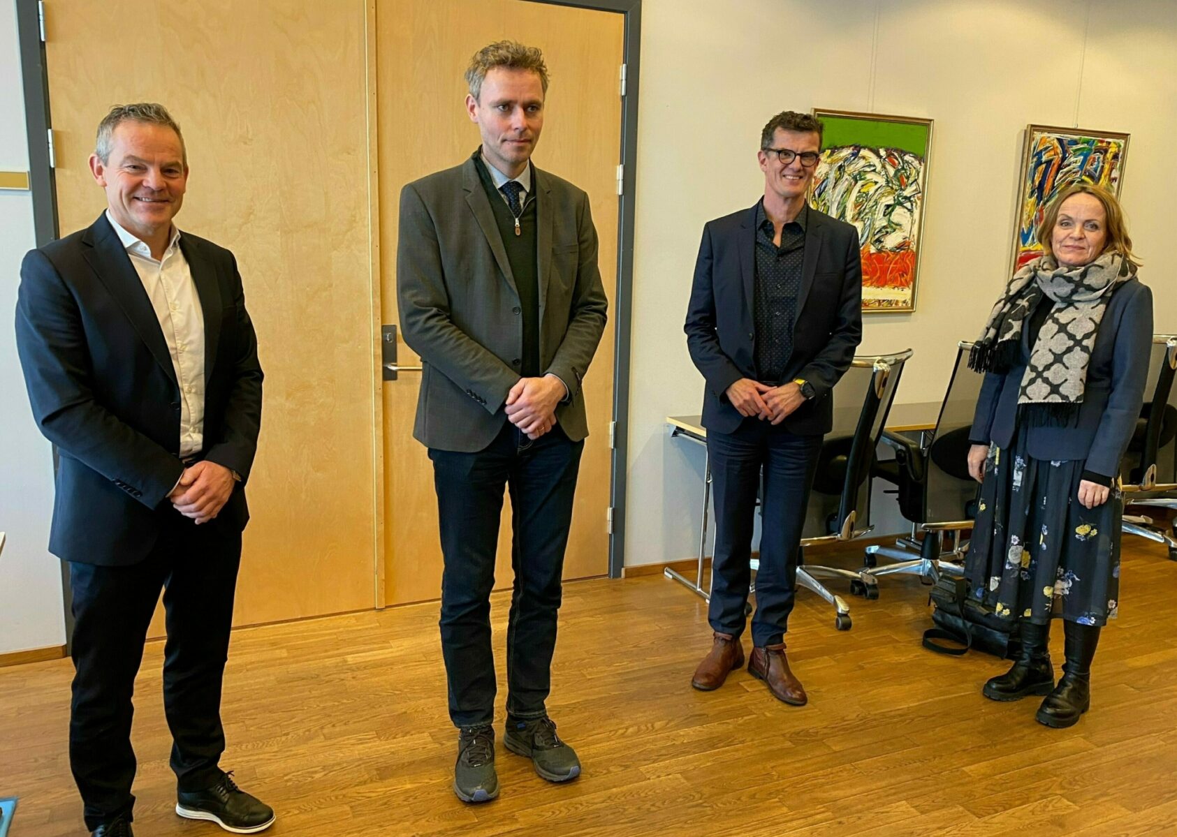 Foto: Johanne Severinsen, Forskning- og høyere utdanningsminister Ola Borten Moe kom i dag med nyheten om at NORCE blir forskningspartner i det nye nasjonale senteret for bærekraftig utnyttelse av energiressurser på norsk sokkel. Tilstede fra NORCE var Oddvar Skjæveland (t.v.), fra UiS deltok rektor Klaus Mohn og prorektor Merete Vadla Madland. Foto: Johanne Severinsen, Illustrasjonsfoto - NSC2030, <p>Photo: Johanne Severinsen</p>, Tilstede fra NORCE var Oddvar Skjæveland (t.v.), fra UiS deltok rektor Klaus Mohn og prorektor Merete Vadla Madland. Foto: Johanne Severinsen.