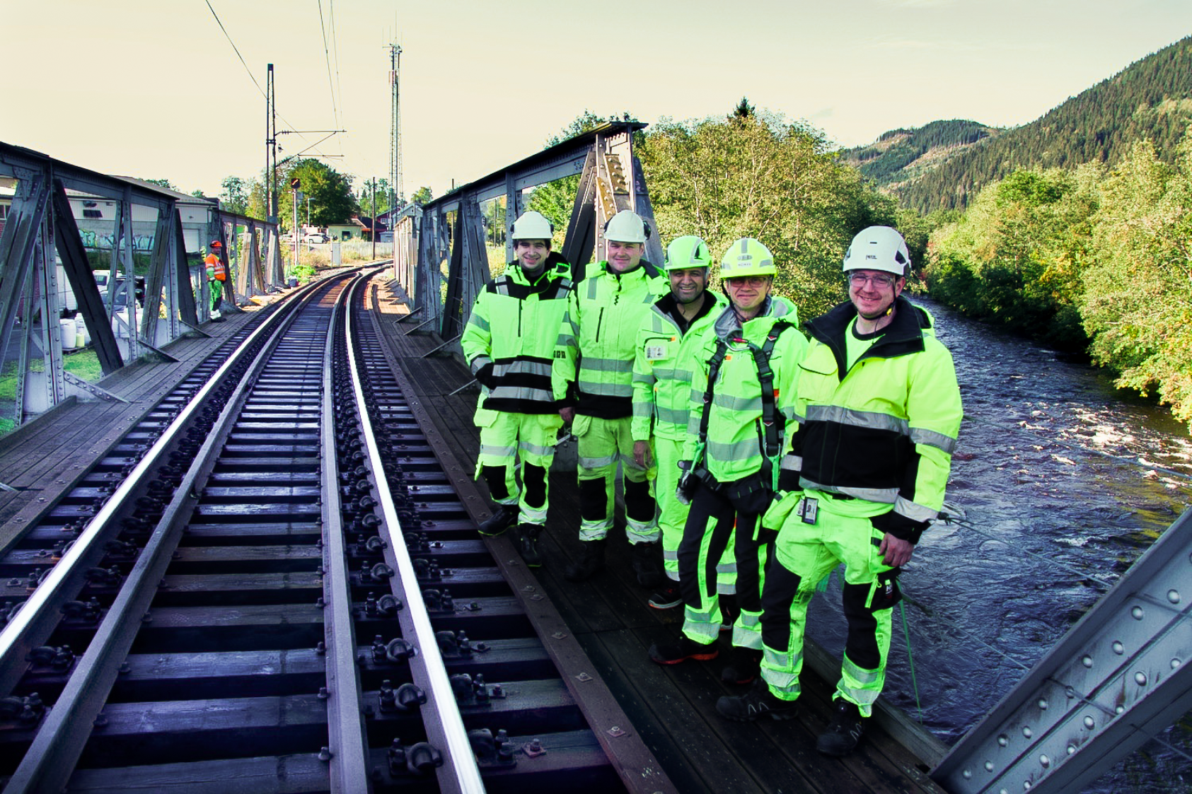 Arne Roger Janse, Researchers and sensor-fitting team. Left-right: Nathaniel Gallishaw (NTNU), Gunnstein T. Frøseth (NTNU), Rune Schlanbusch (NORCE), Surya Kandukuri (NORCE), and Gøran Loraas (NTNU)., ICE PPR Photo Katrine Jaklin NORCE 3, , 