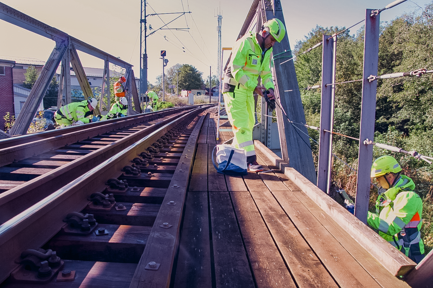 Arne Roger Janse, The NTNU and NORCE team operating at full speed in between passing trains at Lundamo., ICE PPR Photo Katrine Jaklin NORCE 6, , 