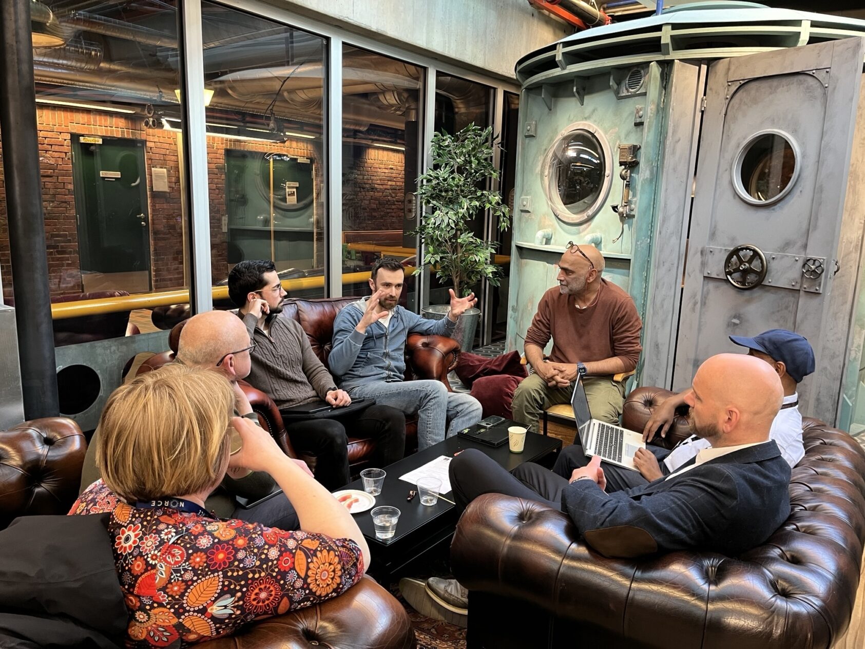 Päivi A. Teivainen-Lædre, Forsker Roman Berenblyum har ordet på en av workshopene., Blue1, , 