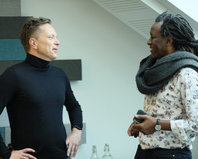 Photo: Thomas Hovmøller Ris, , 0 S0 A0987, , Two men in conversation