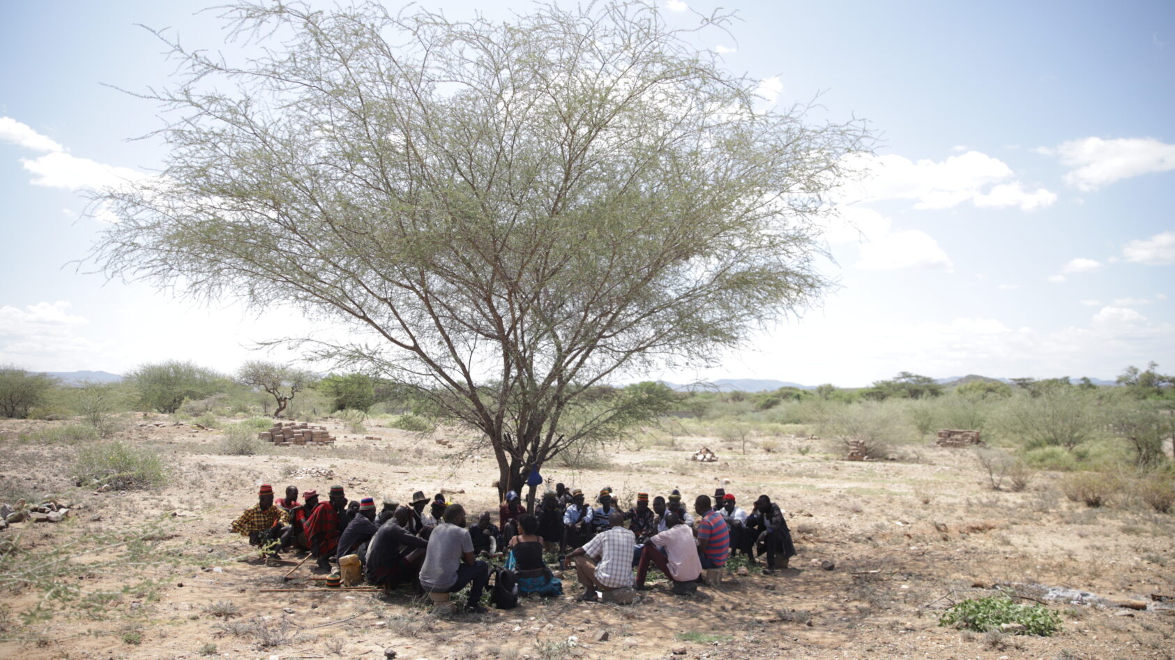 Edwin Kiplagat, ICPAC, Skal informasjonen ut må man kjenne de lokale forhold. Her er representanter fra CONFER ute for å høre med bøndene om hva som er smartest for å få informasjonen fram., IMG 3046, , 