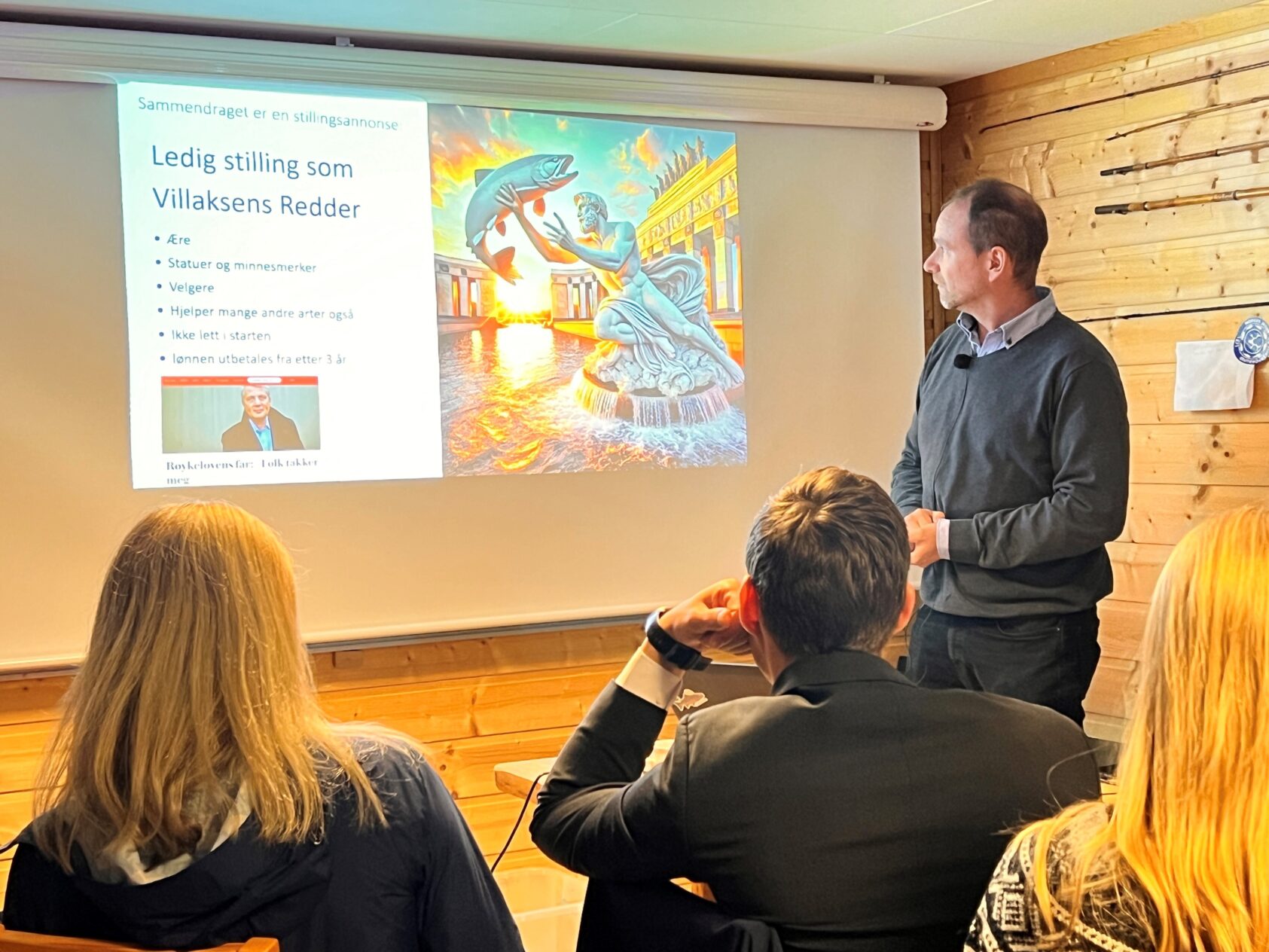 Gunn Janne Myrseth, NORCE, Klima- og miljøminister Andreas Bjelland Eriksen ble utfordret av Ulrich Pulg, NORCE til å bli villaksens redningsmann. (Bildet på skjermen er KI-generert!), Ulrich, , 