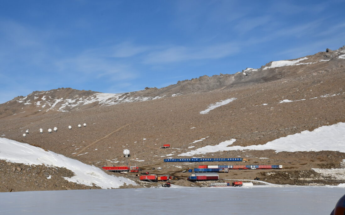 Forskningsstasjonen Troll trenger sårt en oppgradering. Nå er penger bevilget og ny stasjon skal åpnes i 2032.