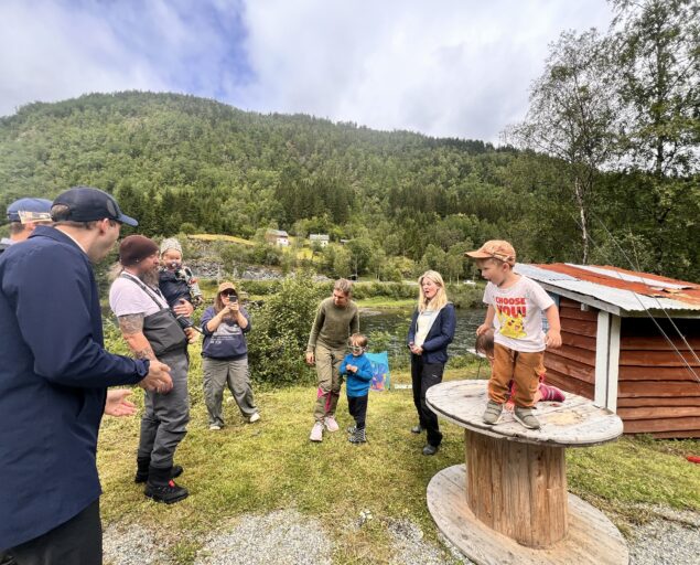 Gunn Janne Myrseth, NORCE, Frisbeee var greia ved elbredden ved Vosso., IMG 2113, , 